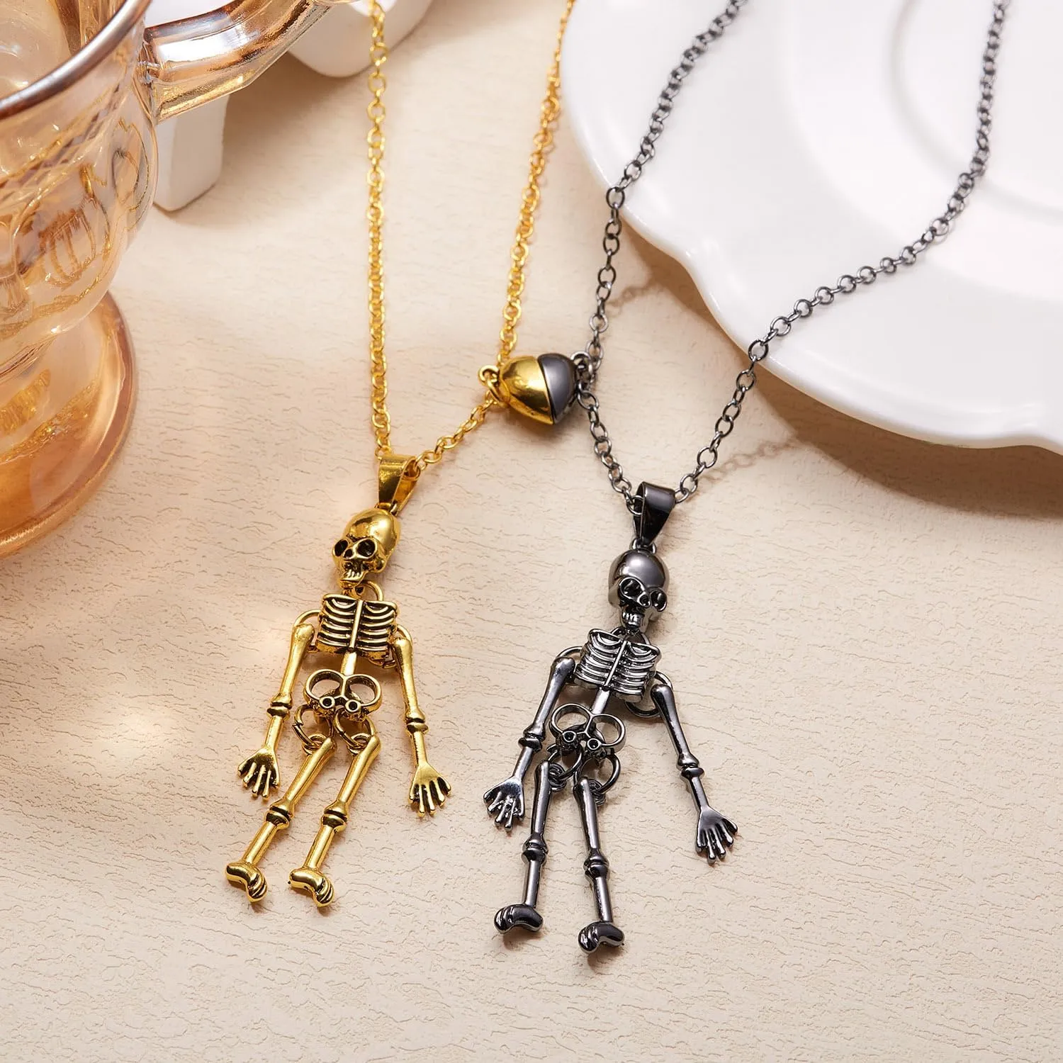 Fuqimanman2020 1 Pair Halloween Skeleton Skull Pendant Necklaces Set Ghost Head for Couple BFF ?Friendship Party Gothic Punk Hip Hop Festival Jewelry