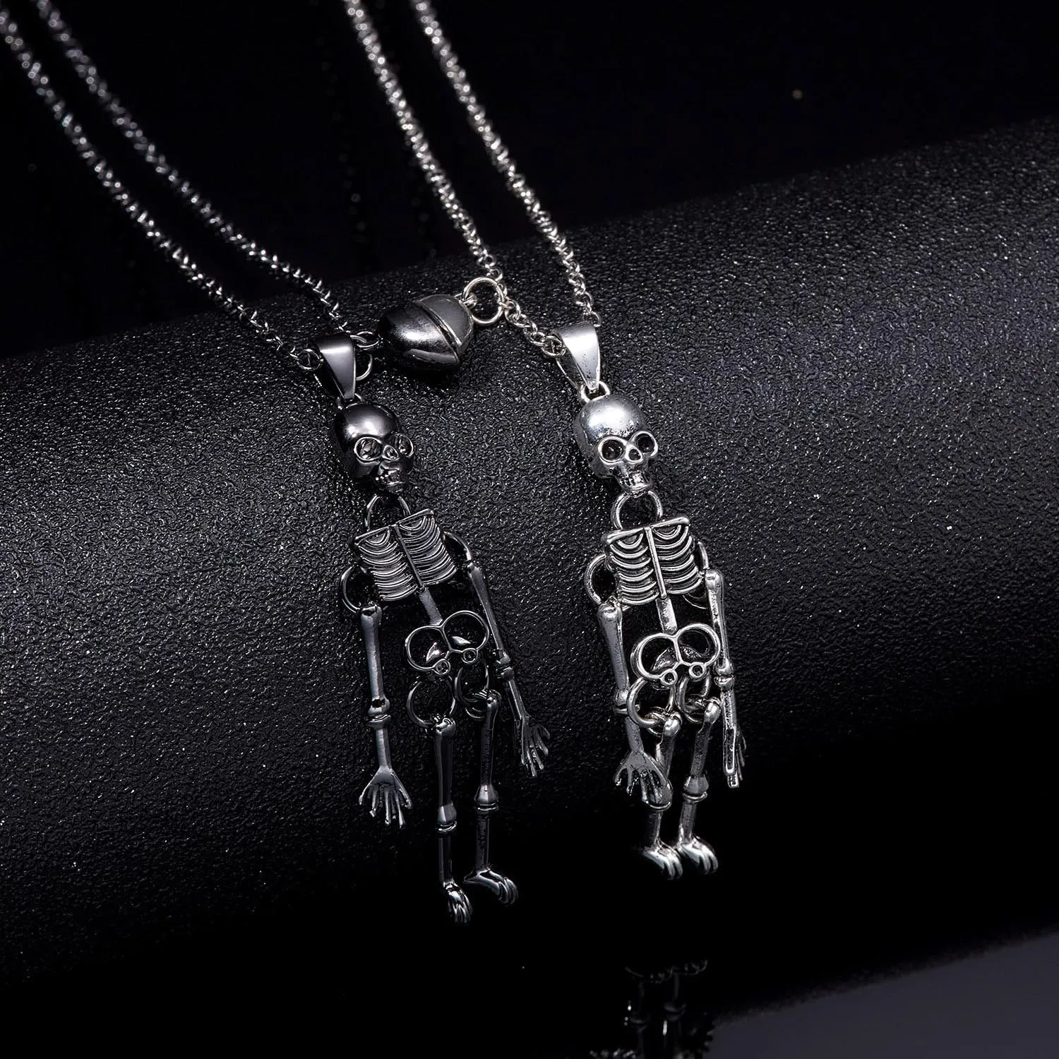 Fuqimanman2020 1 Pair Halloween Skeleton Skull Pendant Necklaces Set Ghost Head for Couple BFF ?Friendship Party Gothic Punk Hip Hop Festival Jewelry